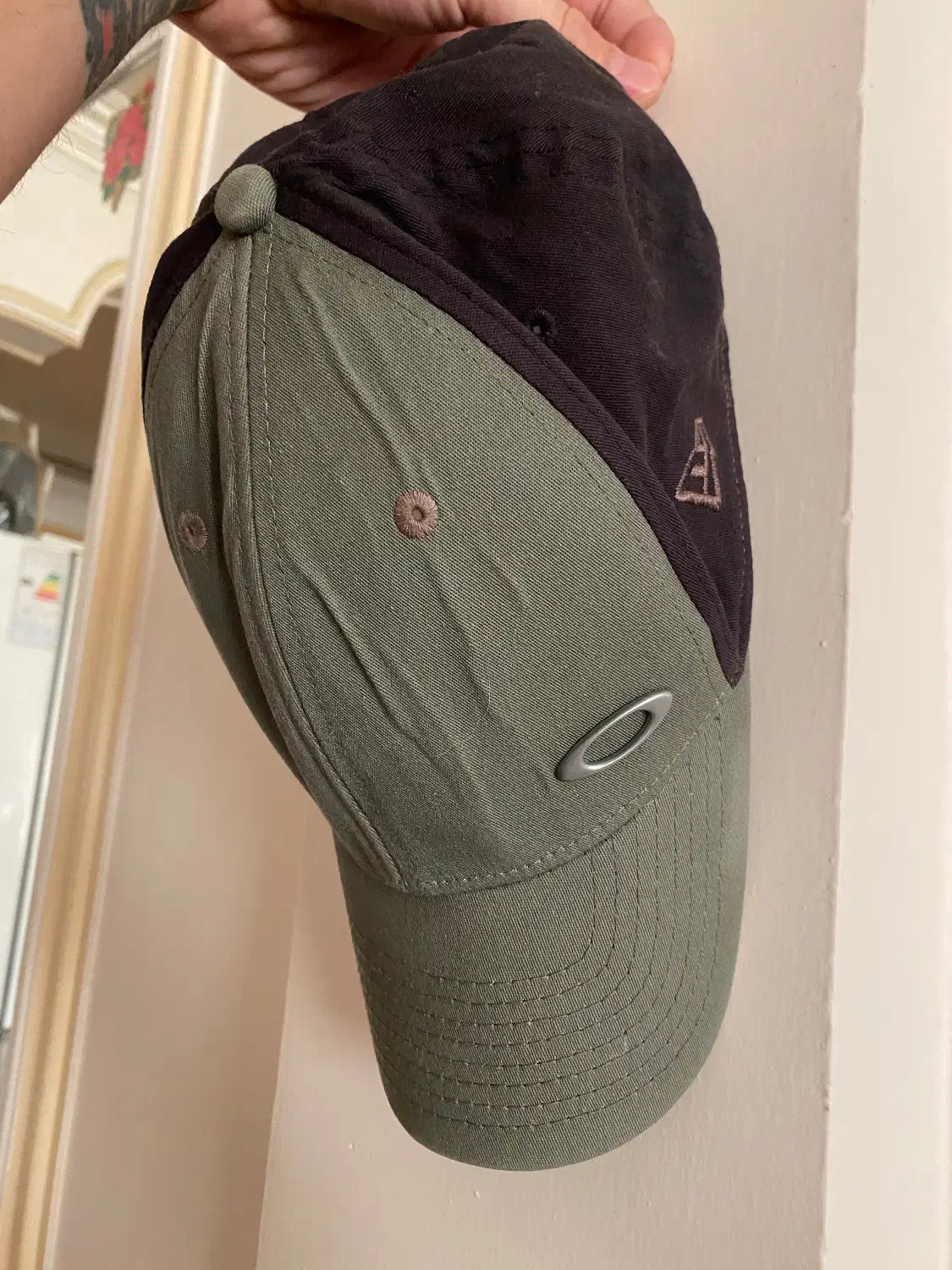 کلاه اوکلی و کوله اوکلی|کیف، کفش، کمربند|باقرشهر, |دیوار