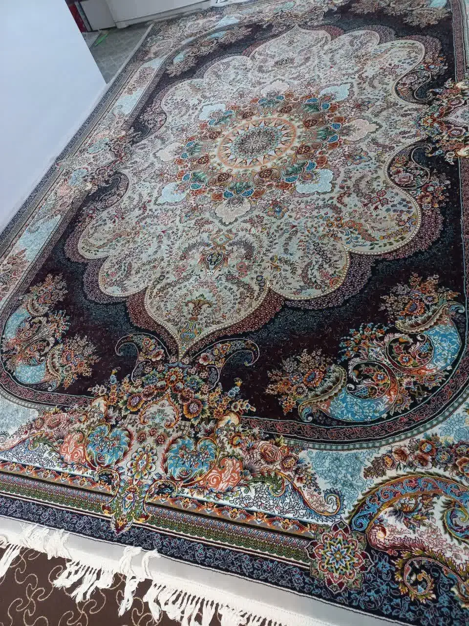 قالی ۹متری|فرش|اهواز, کوی جانبازان(دانش)|دیوار