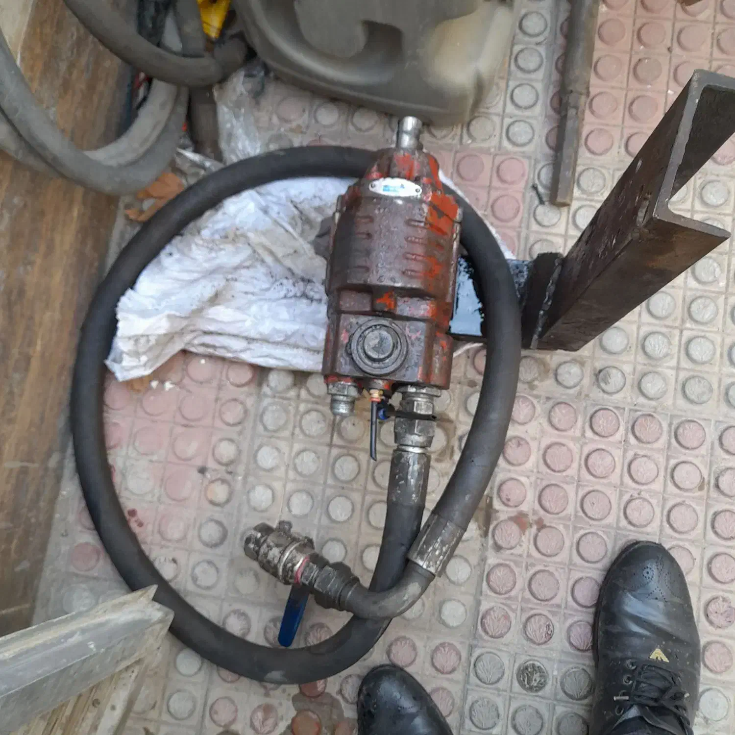 بغل گیربوکس ۱۳ و چادر کمپرسی دو محور|قطعات یدکی و لوازم جانبی|خوی, |دیوار