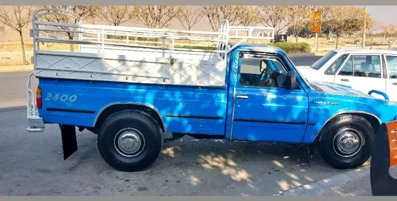 نیسان فابریک۸۴ژاپن|خودرو سواری و وانت|شیراز, شریف‌آباد|دیوار