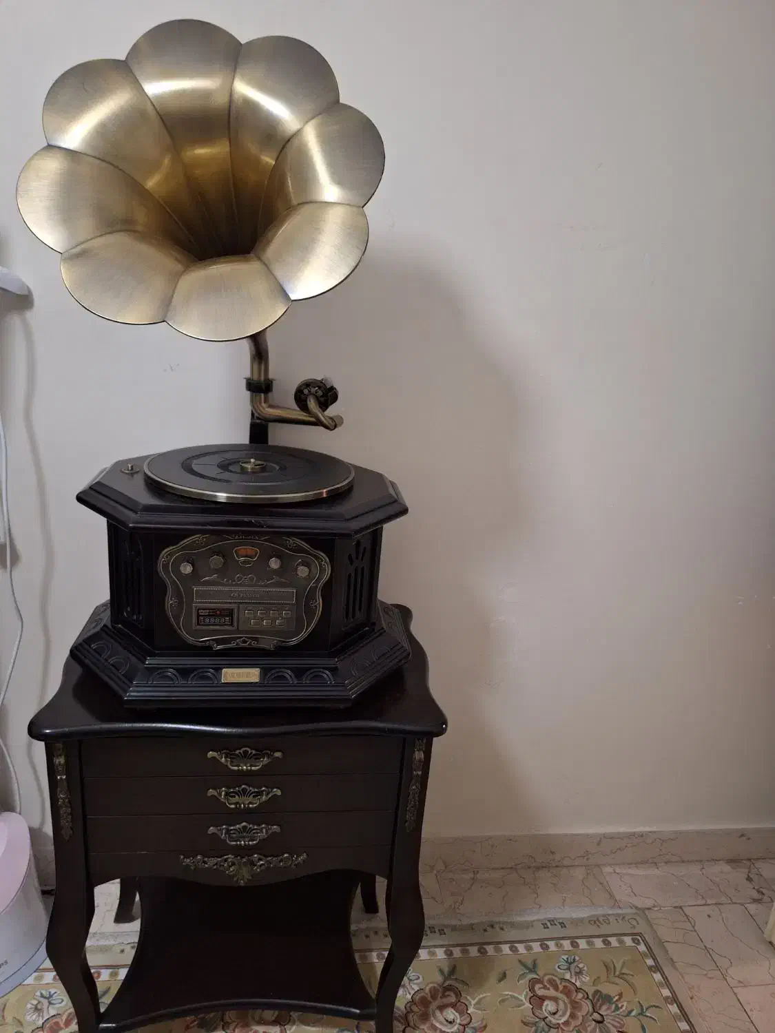 گرامافون والتربه همراه میزش|سیستم صوتی خانگی|تهران, آهنگ|دیوار