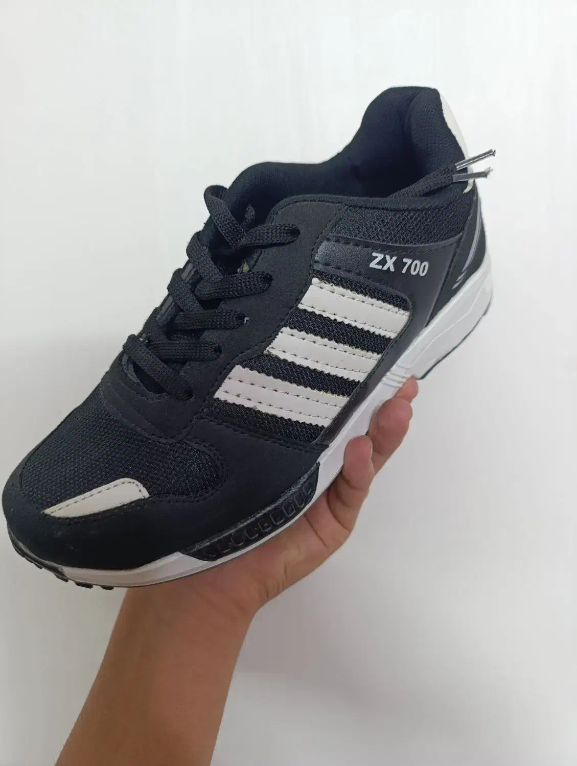 کفش|کیف، کفش، کمربند|فلاورجان, |دیوار