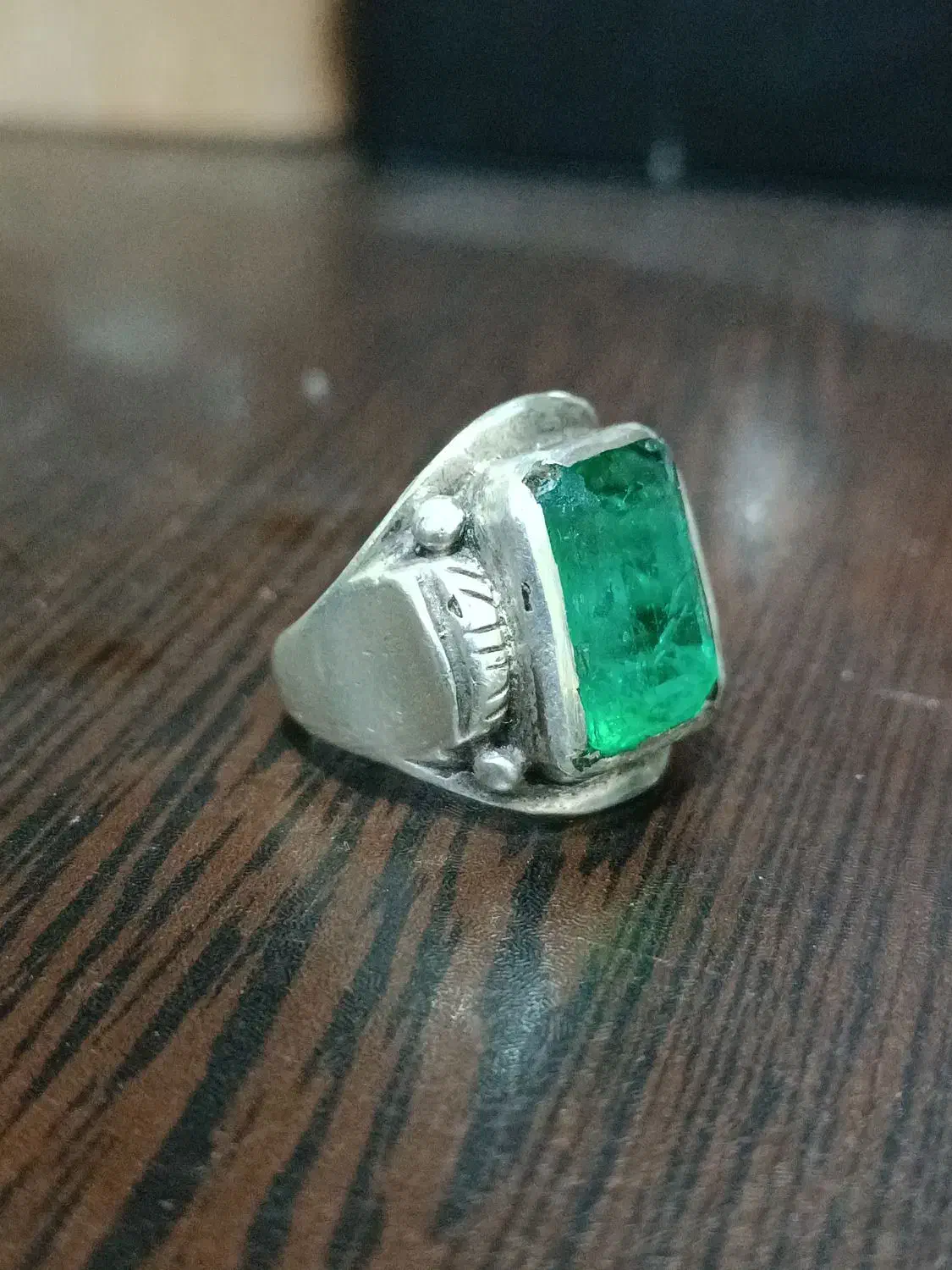 یک عدد انگشتر زمرد دستساز|جواهرات|اهواز, زیتون کارمندی|دیوار