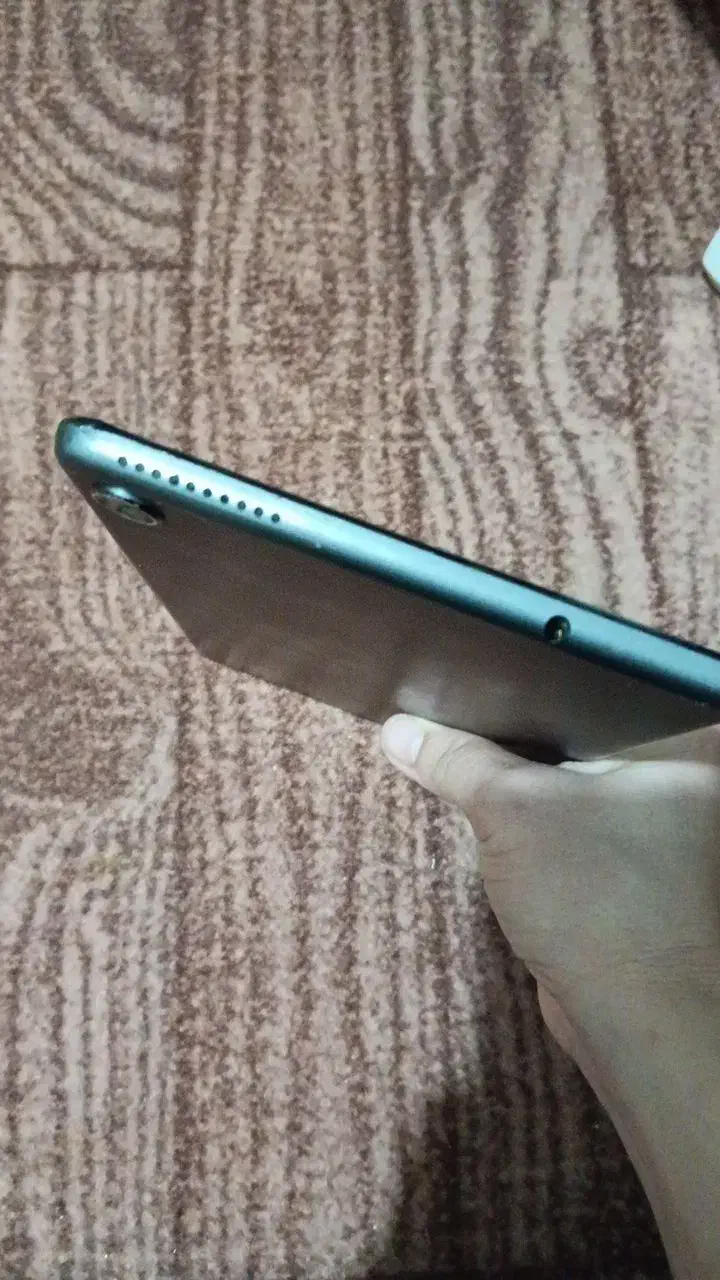 تبلت|تبلت|چهارباغ, |دیوار