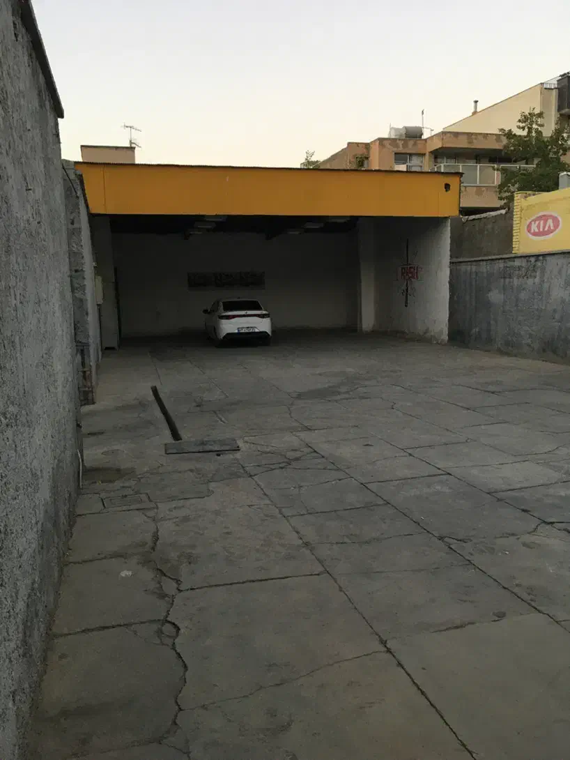 اجاره گاراژ (تجاری) ۲۶۰ متری در خیابان ارتش|اجارهٔ مغازه و غرفه|اصفهان, فرح آباد|دیوار