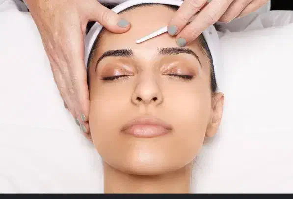 درما پلینینگ ( پاکسازی صورت و اصلاح همراه با ابرو)|خدمات آرایشگری و زیبایی|چابهار, |دیوار