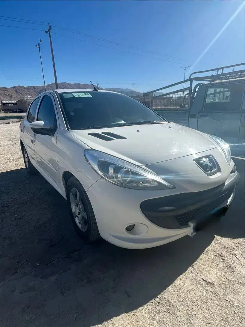 پژو۲۰۷ دنده ای مدل۹۶|خودرو سواری و وانت|آباده, |دیوار