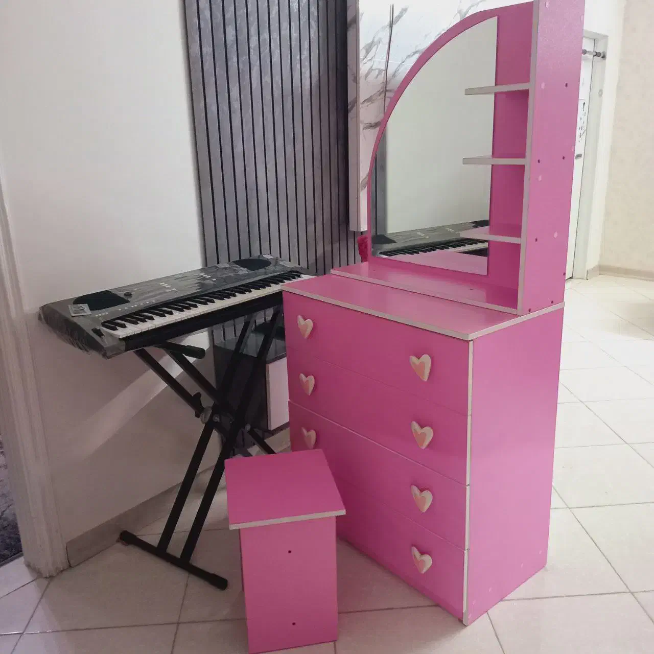 دراور 4 کشو دستگیره قلبی+میز آرایش|جاکفشی، کمد، دراور|تهران, گلستان (شهرک راه آهن)|دیوار