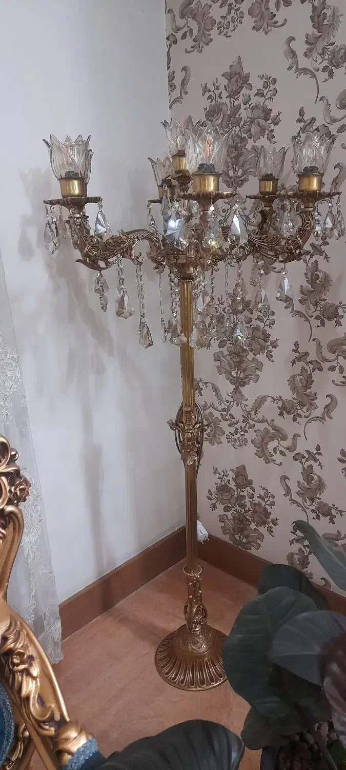 کنار سالنی تمام برنج|چراغ خواب و آباژور|پیشوا, |دیوار