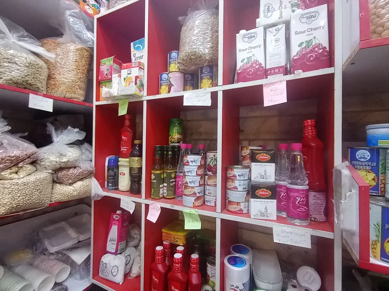 قفسه مغازه و شکلات و میز کار|فروشگاه و مغازه|صومعهسرا, |دیوار