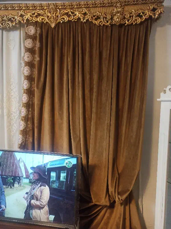 پرده با کتیبه|پرده، رانر، رومیزی|گنبد کاووس, |دیوار