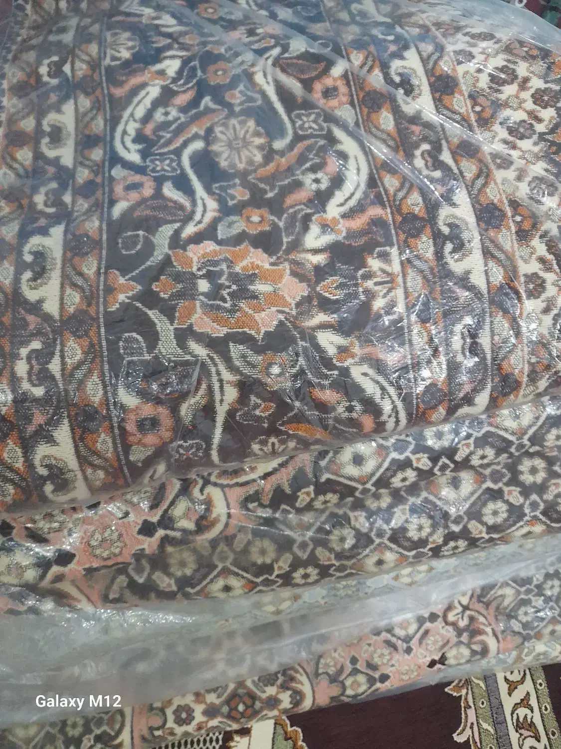 فروش انواع پتو درخشان فرشینه|رختخواب، بالش، پتو|هریس, |دیوار