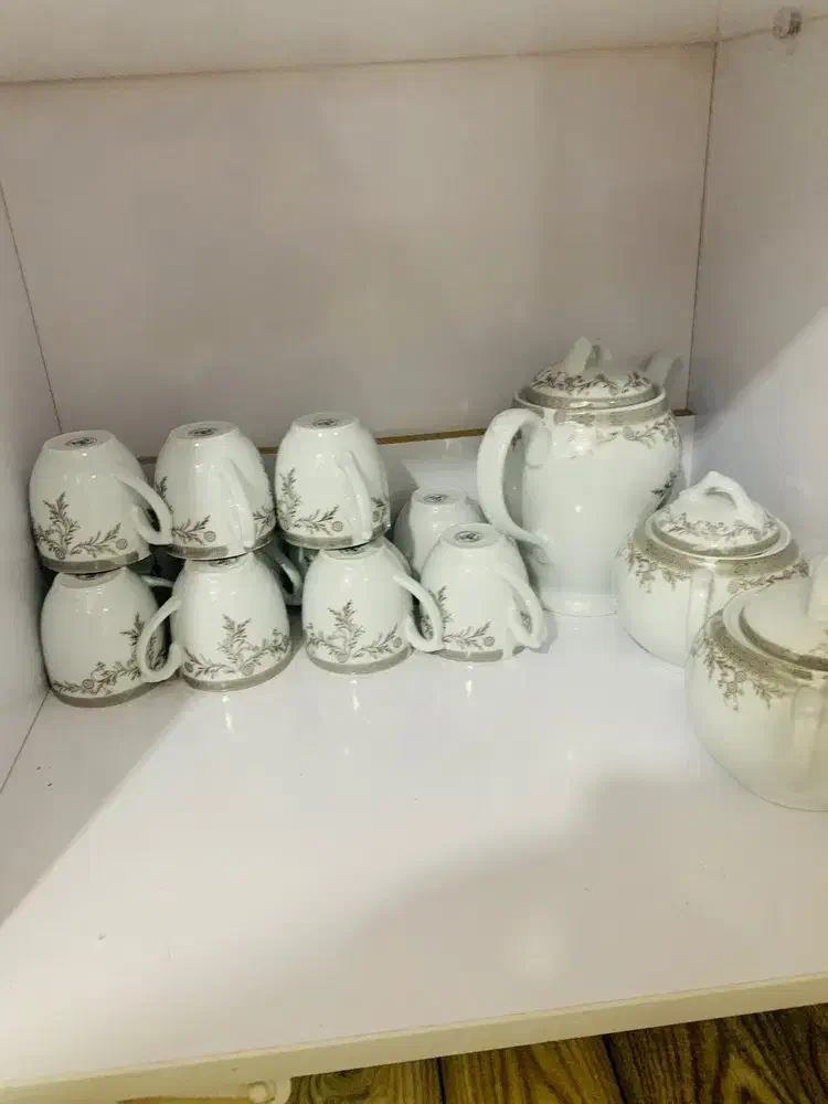 چینی ۱۸ نفره پردیس|ظروف سرو و پذیرایی|جوانرود, |دیوار