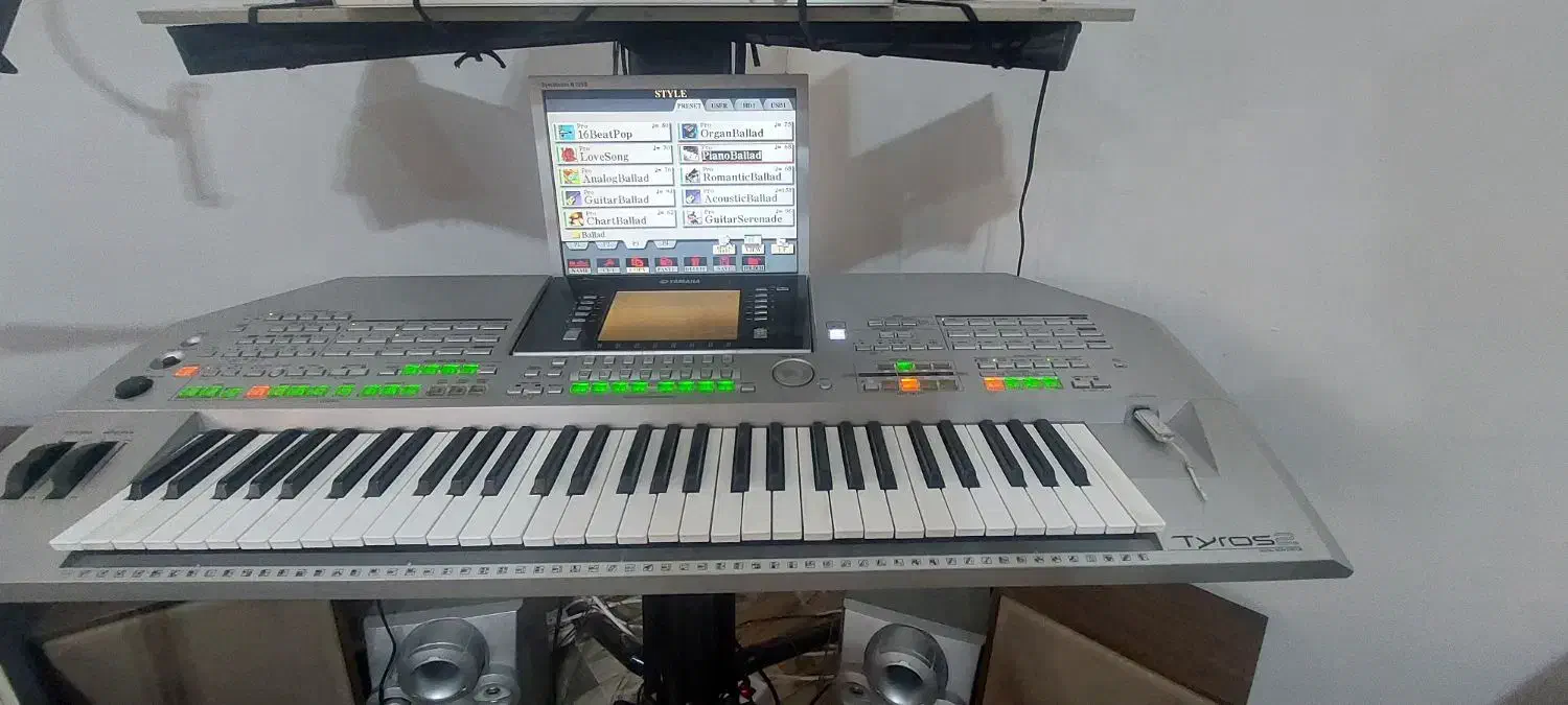 ارگ تایروس ۲|پیانو، کیبورد، آکاردئون|ارومیه, |دیوار