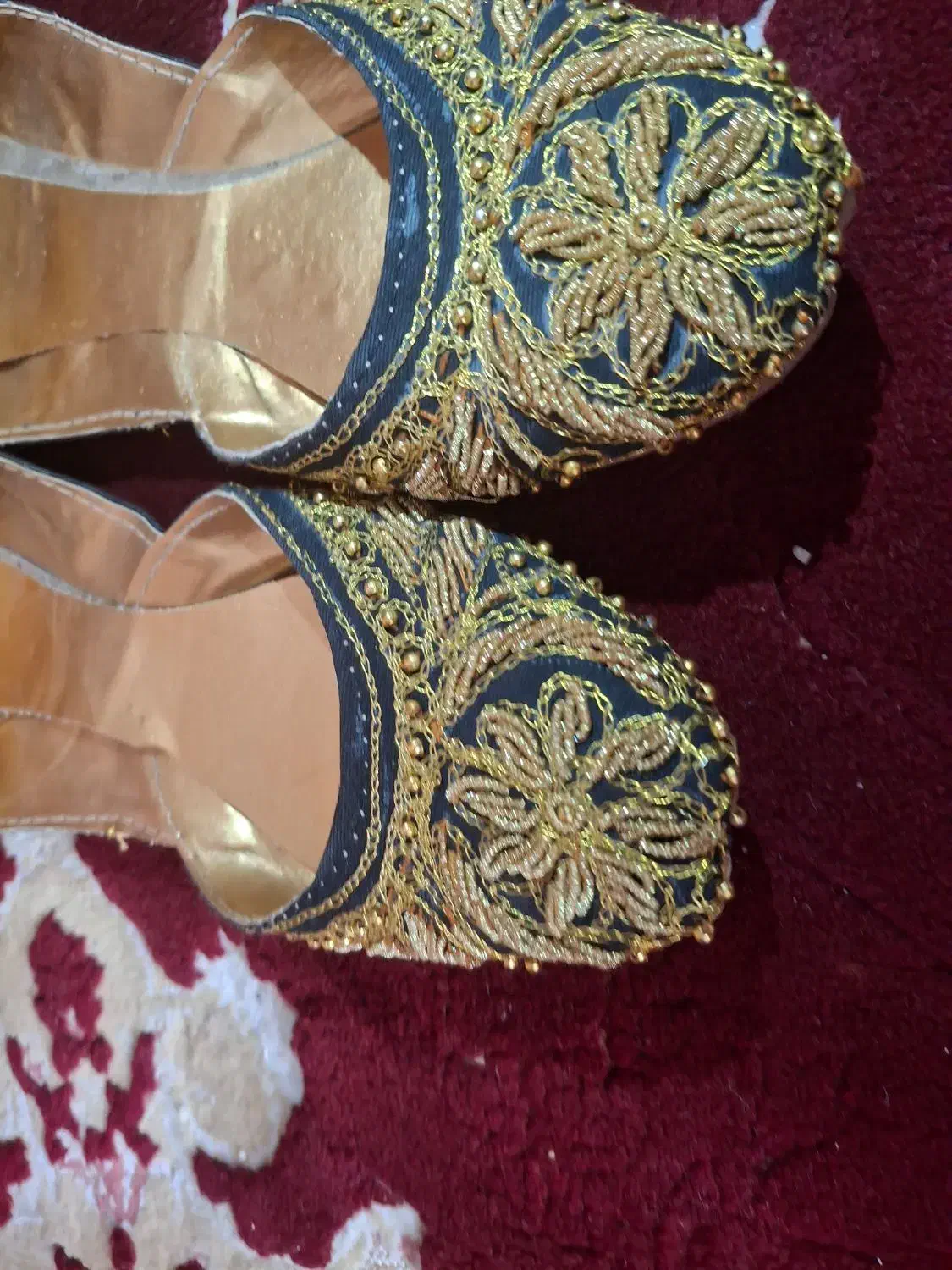 کفش|کیف، کفش، کمربند|شیراز, بالا کفت|دیوار