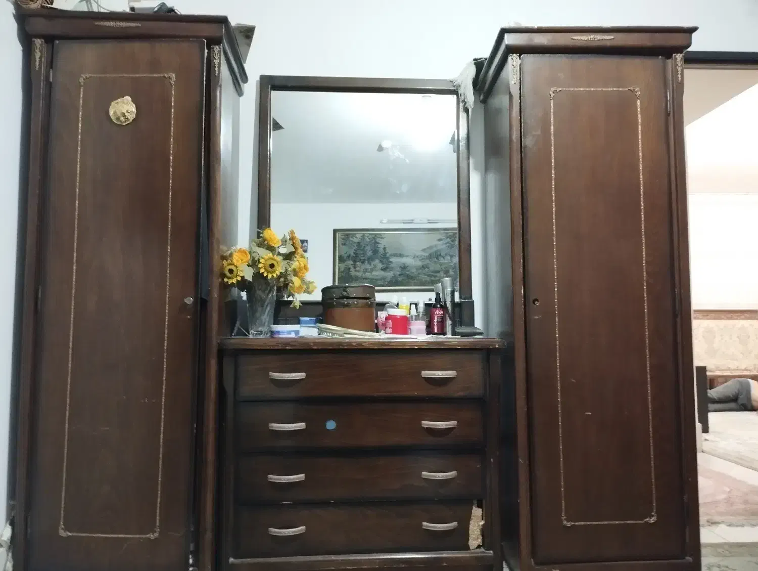 کمد و گلدان|بوفه، ویترین، کنسول|بیرجند, |دیوار