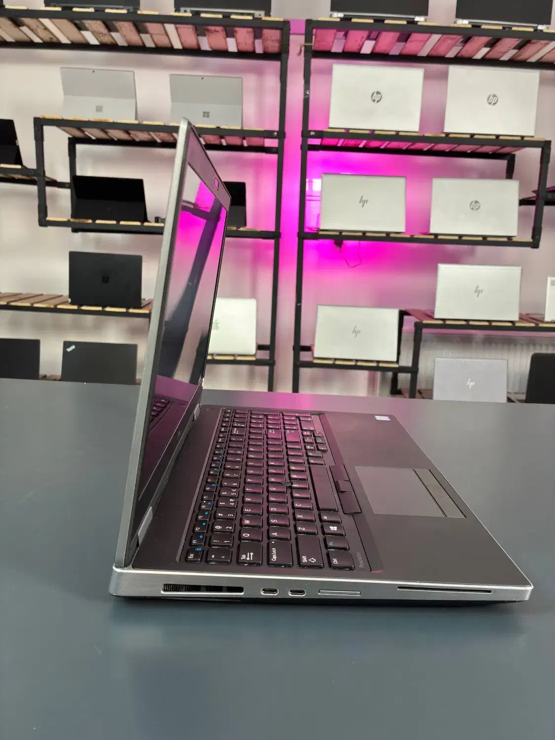 مهندسی گرافیک 6 صفحه 4K|رایانه همراه|قم, دورشهر|دیوار