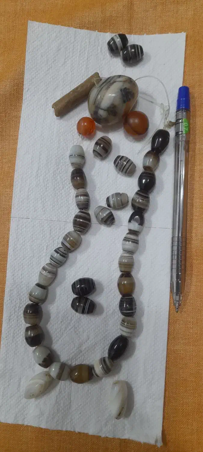 مهره و انگشتر قدیمی|کلکسیون اشیاء عتیقه|لنجان, |دیوار