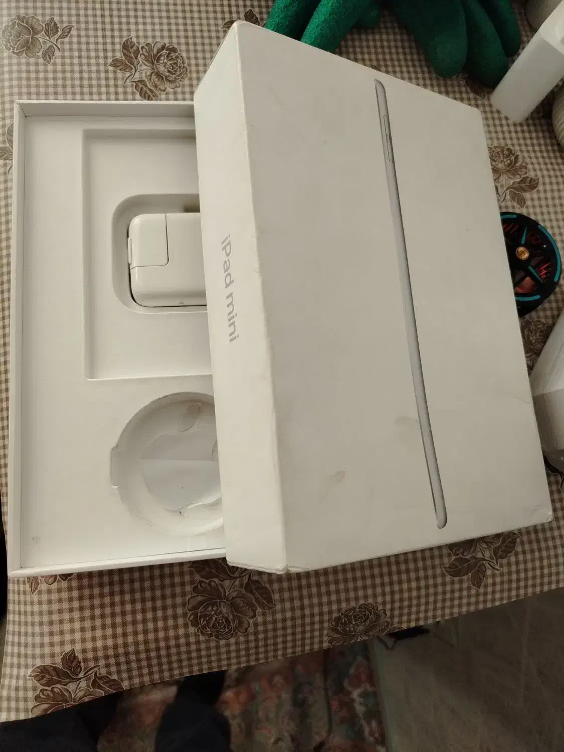 تبلت|تبلت|اندیشه, شهرک کوثر|دیوار