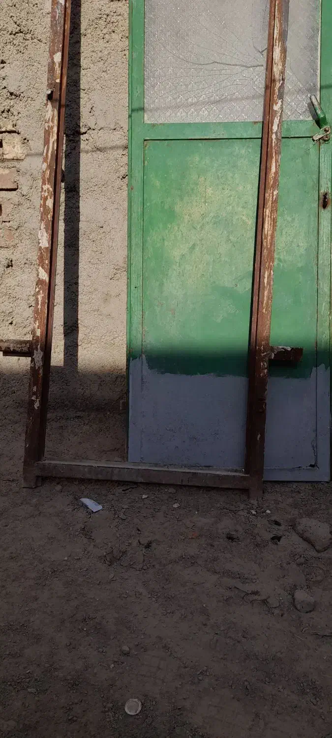 درب قدیمی سنگین|کلکسیون اشیاء عتیقه|زابل, |دیوار