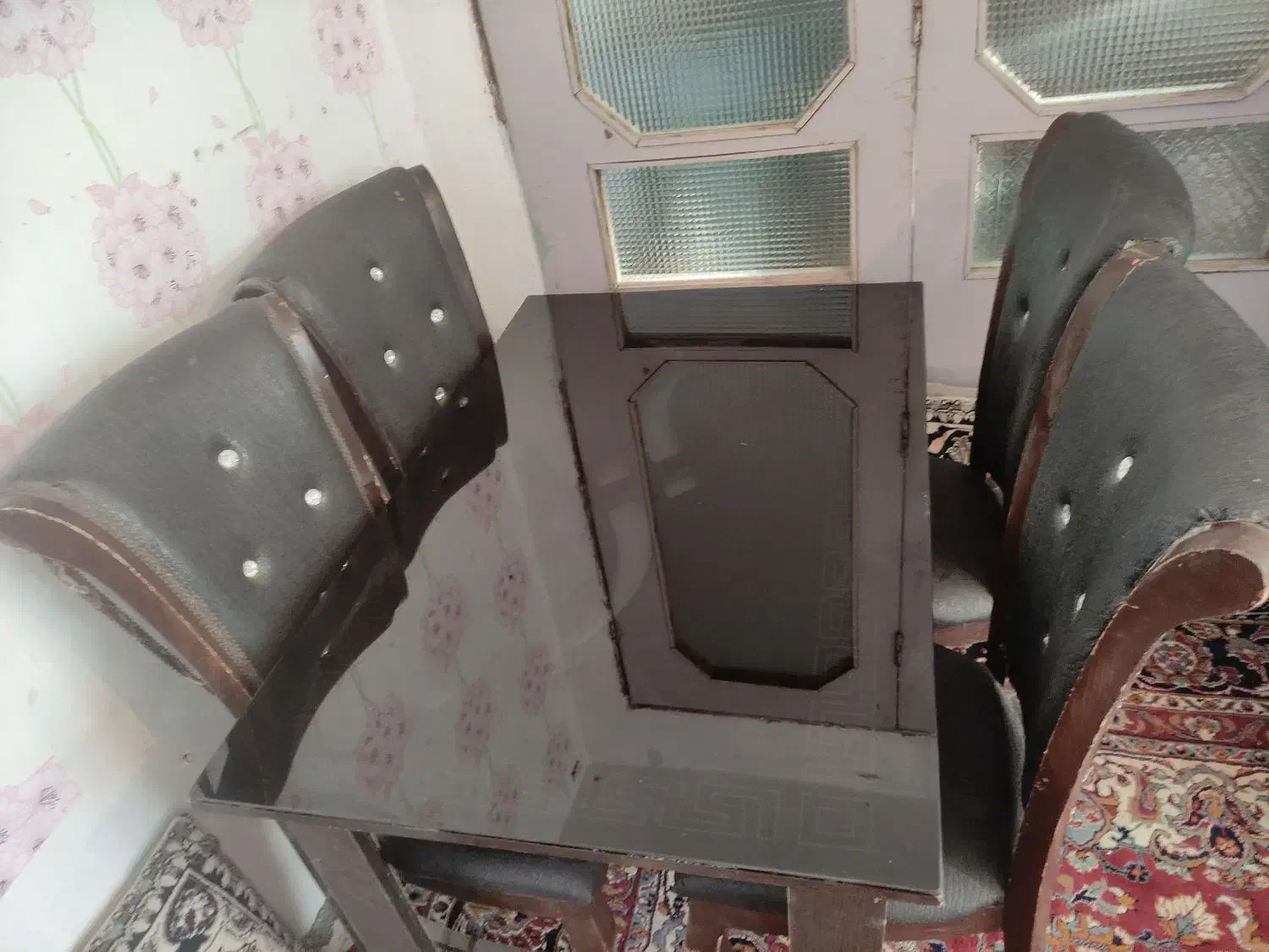 میز نهار خوری ۴ نفره|میز و صندلی غذاخوری|تربتحیدریه, تپه ننه حجی|دیوار