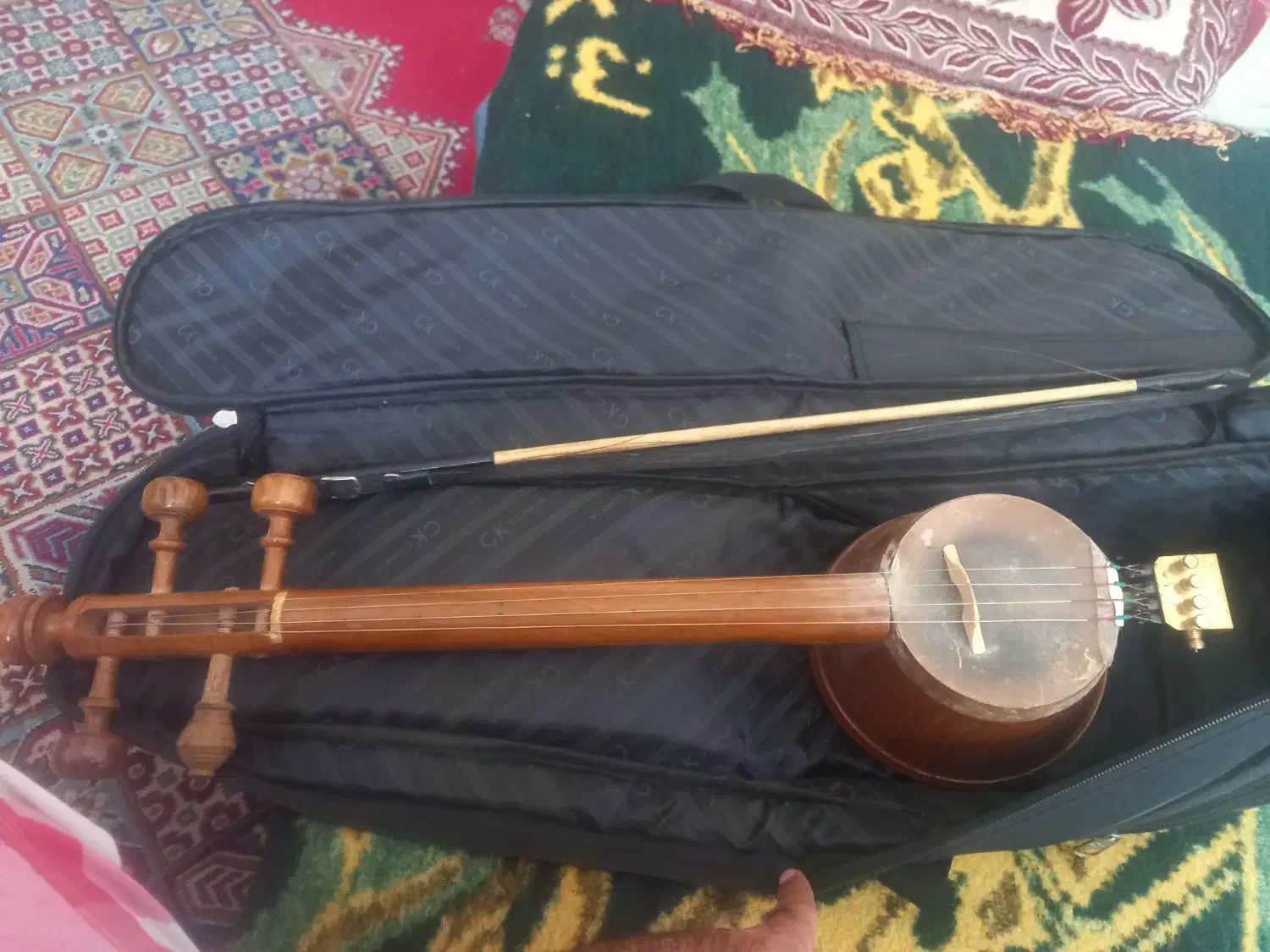 کمانچه کاکاوند|سازهای سنتی|خرمآباد, |دیوار