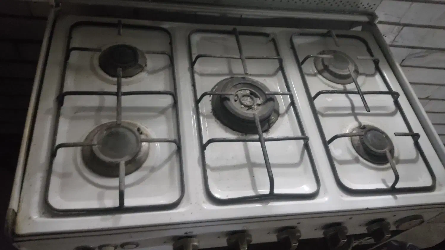 تلویزیون با میز قالی دوعدد اجاق گاز|اجاق گاز و لوازم برقی پختوپز|شیراز, ریاستی|دیوار