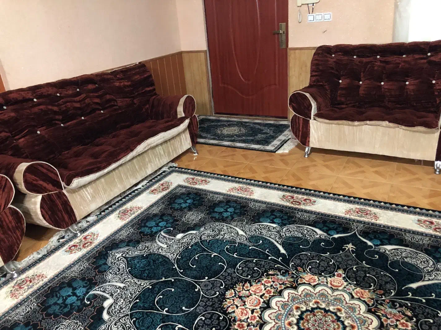 مبل راحتی سالم بدون نقص|مبلمان خانگی و میز عسلی|چابکسر, |دیوار