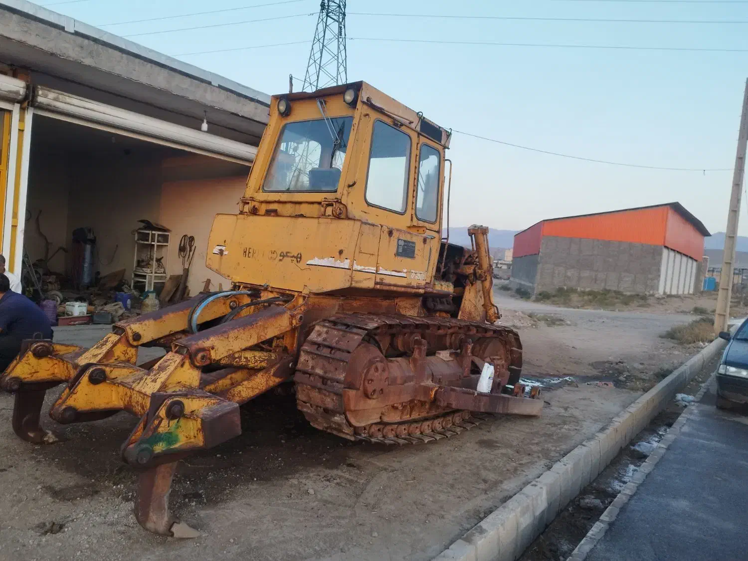 بلدوزر هپکو کلا فابریک|خودرو سنگین|میانه, |دیوار