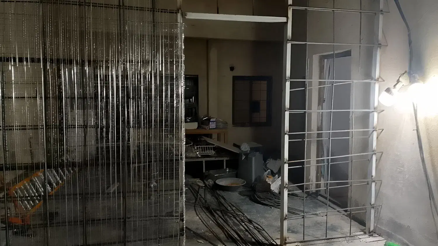 خدمات جوشکاری وبرشکاری،تاسیسات ورابیتس بندی سیار .|خدمات پیشه و مهارت|کیش, |دیوار