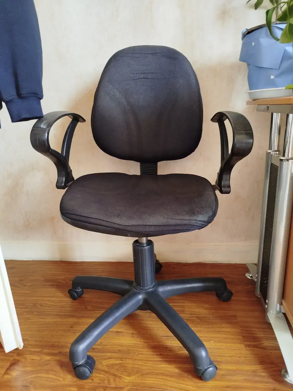 صندلی|صندلی و نیمکت|اراک, |دیوار