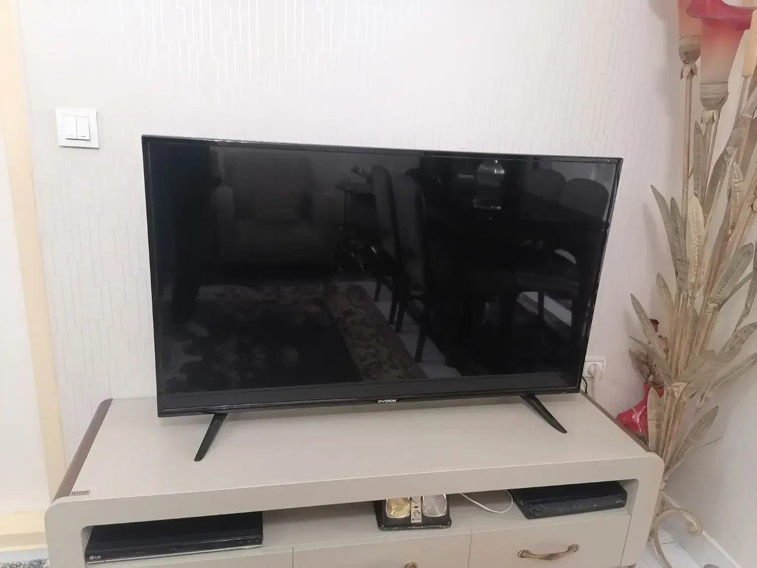 تلوزیون ال ای دی ایکس ویژن 49 اینچ|تلویزیون و پروژکتور|تهران, زنجان جنوبی|دیوار