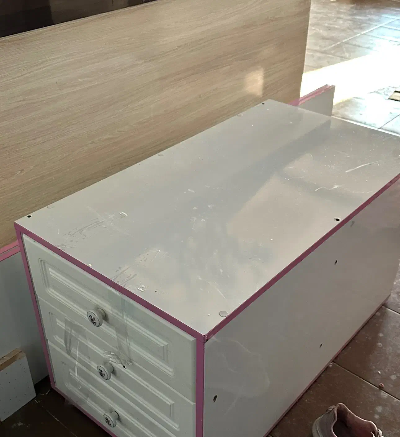 تخت و کمد کودک با قیمت استثنایی|اسباب و اثاث بچه|کازرون, |دیوار