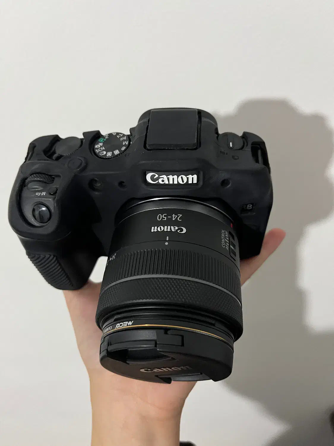 دوربین کنون r8 در حد نو همراه لنز کیت|دوربین عکاسی و فیلم‌برداری|هشتگرد, هشتگرد قدیم|دیوار