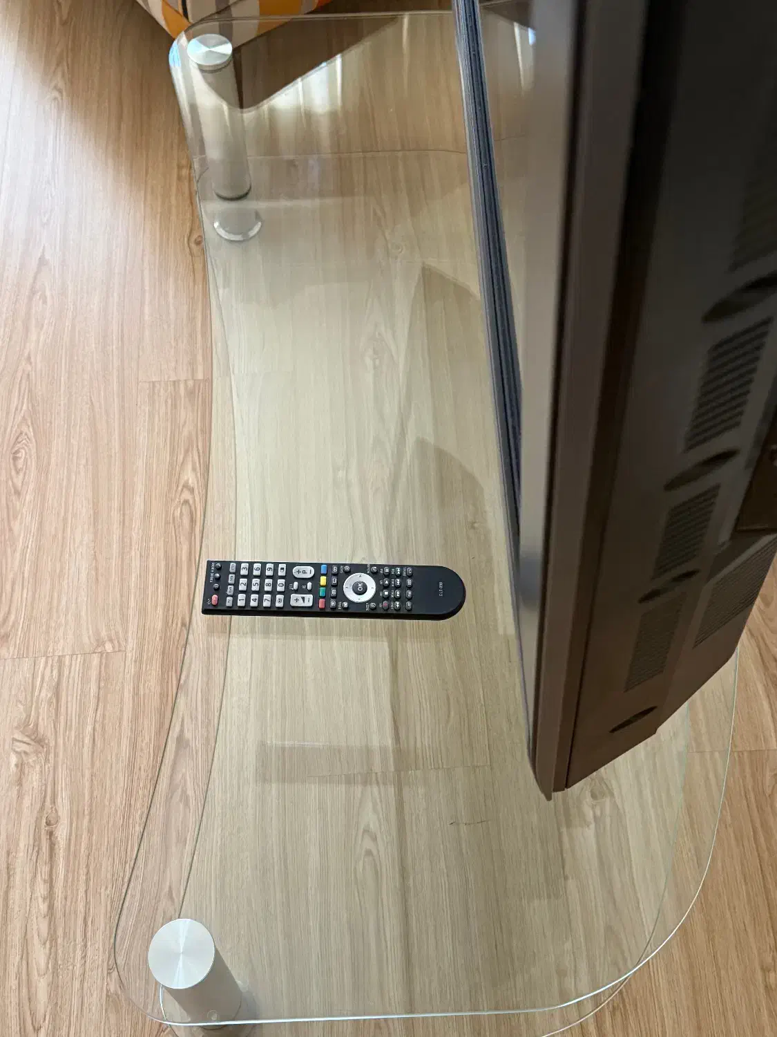 تلویزیون و میز تلویزیون|تلویزیون و پروژکتور|تهران, شهرک هما|دیوار