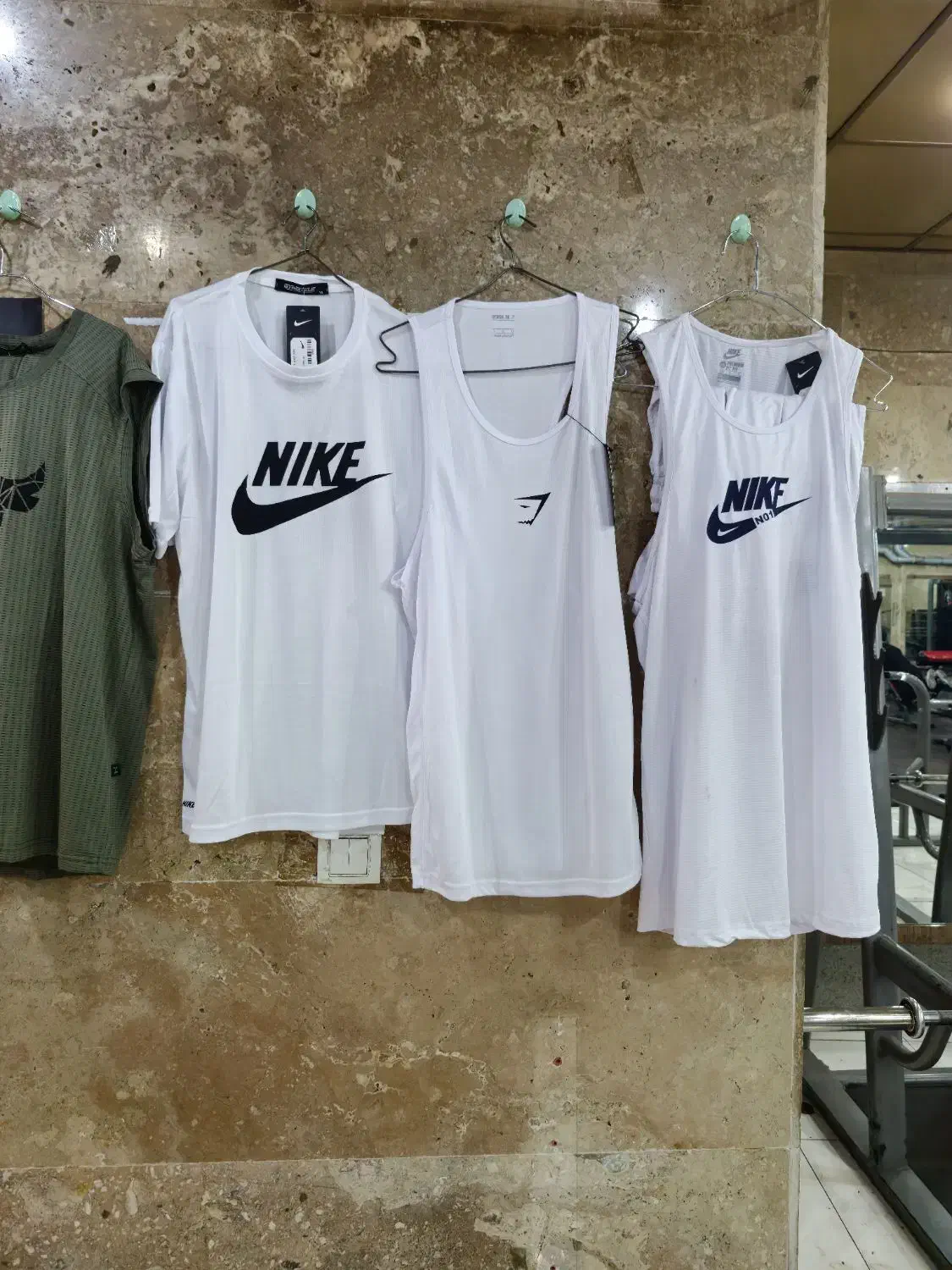 لباس ورزشی|تجهیزات ورزشی|خوی, |دیوار