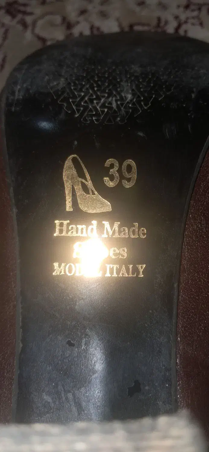 کفش|کیف، کفش، کمربند|رشت, بیجارپس|دیوار