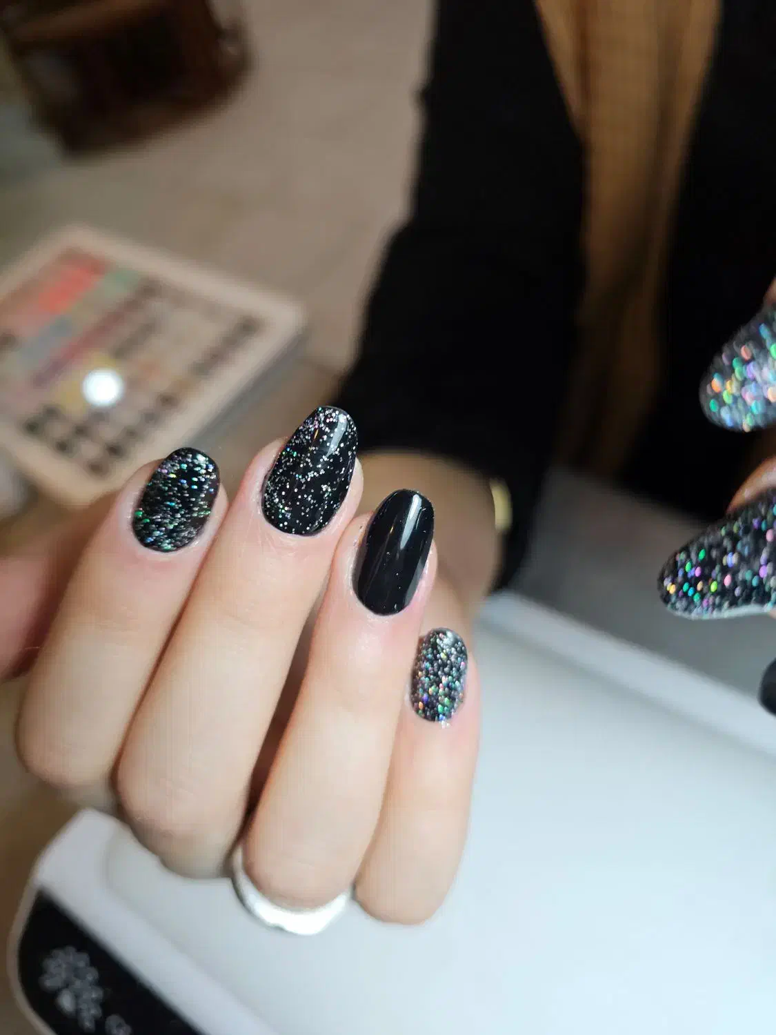 فرش قرمز یلدازیر دستان شما.رزرو محدود،تخفیف ویژه|خدمات آرایشگری و زیبایی|تاکستان, |دیوار