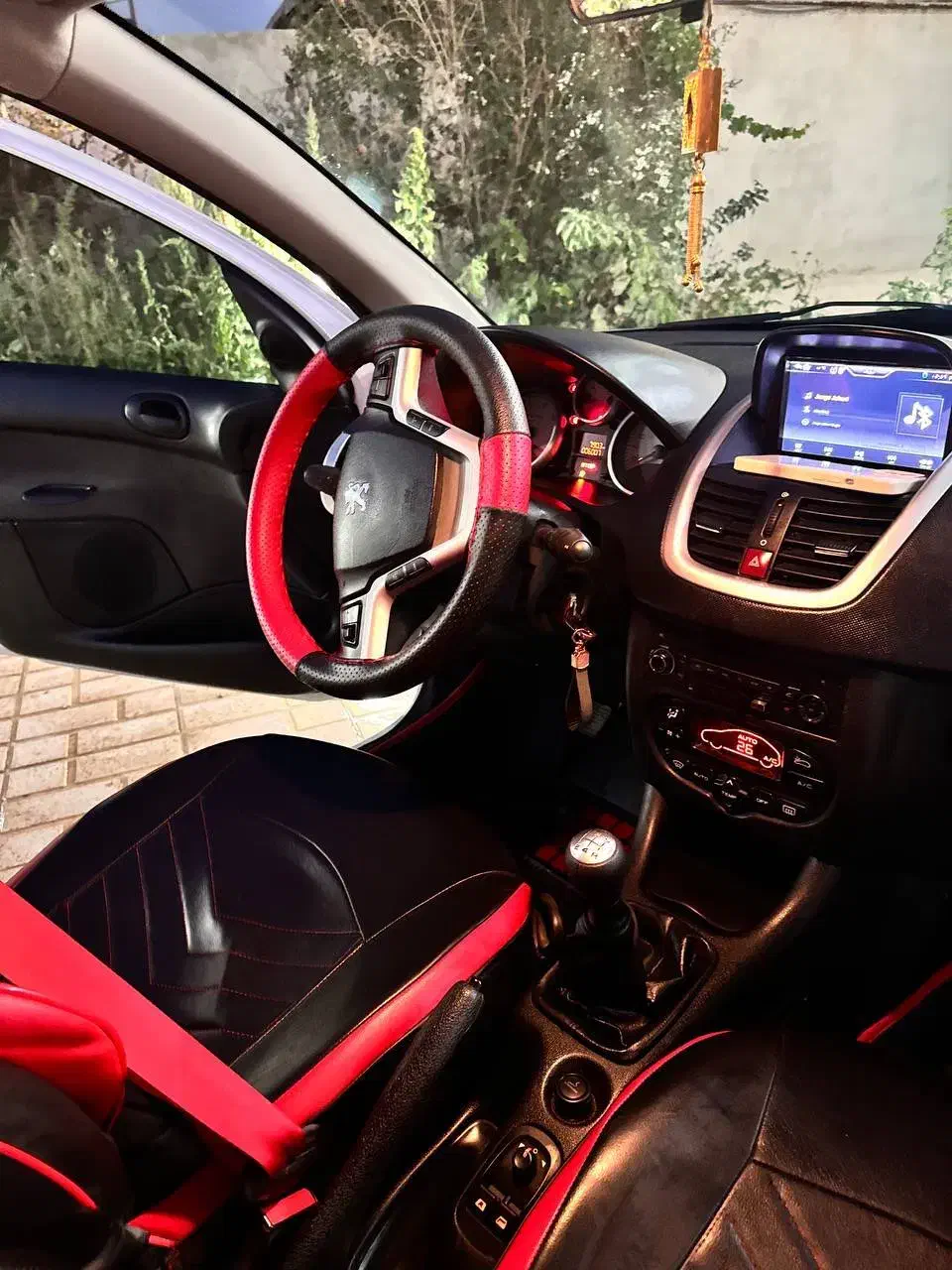 ۲۰۷ مدل ۴۰۳ سقف فلز در حد صفر|خودرو سواری و وانت|اراک, |دیوار