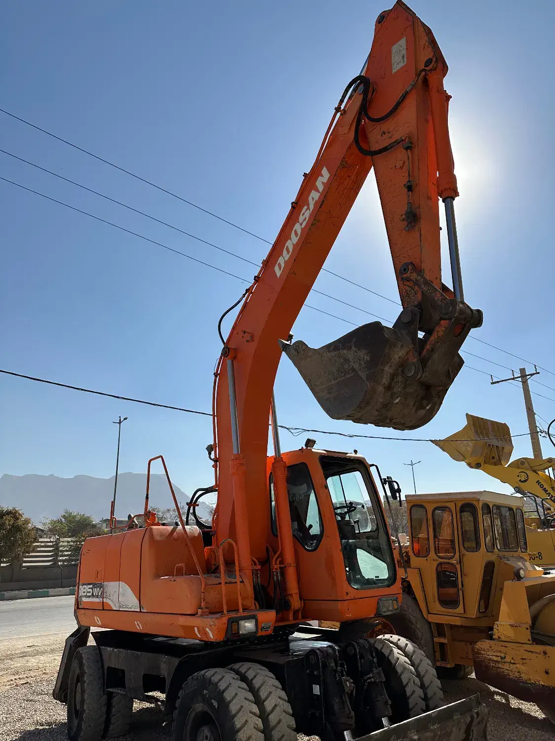 دوسان ۱۸۵ برای فروش|خودرو سنگین|ابریشم, |دیوار