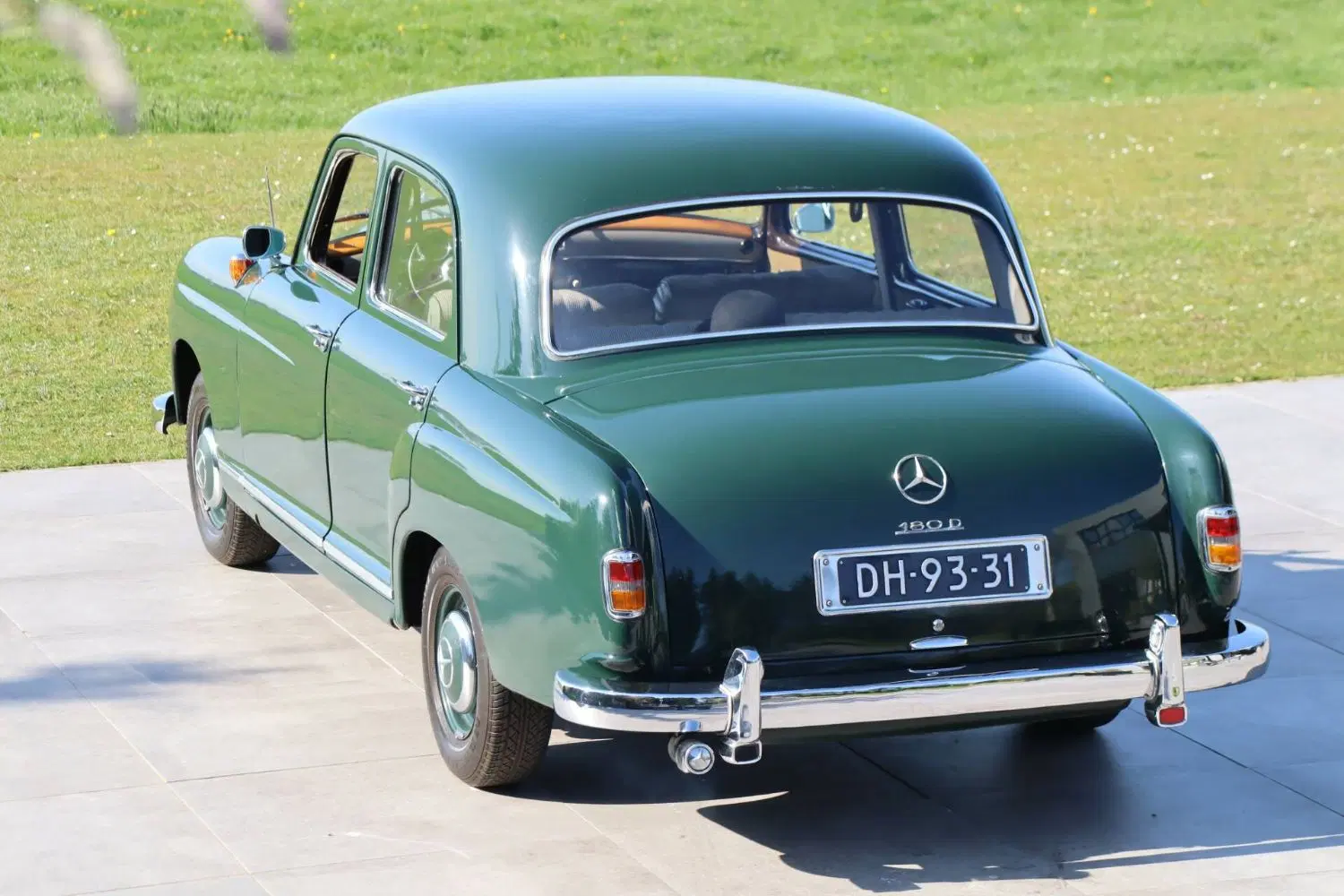 آرم ولوگو فابریک Benz 180D|کلکسیون اشیاء عتیقه|تهران, فلسطین (میدان انقلاب)|دیوار
