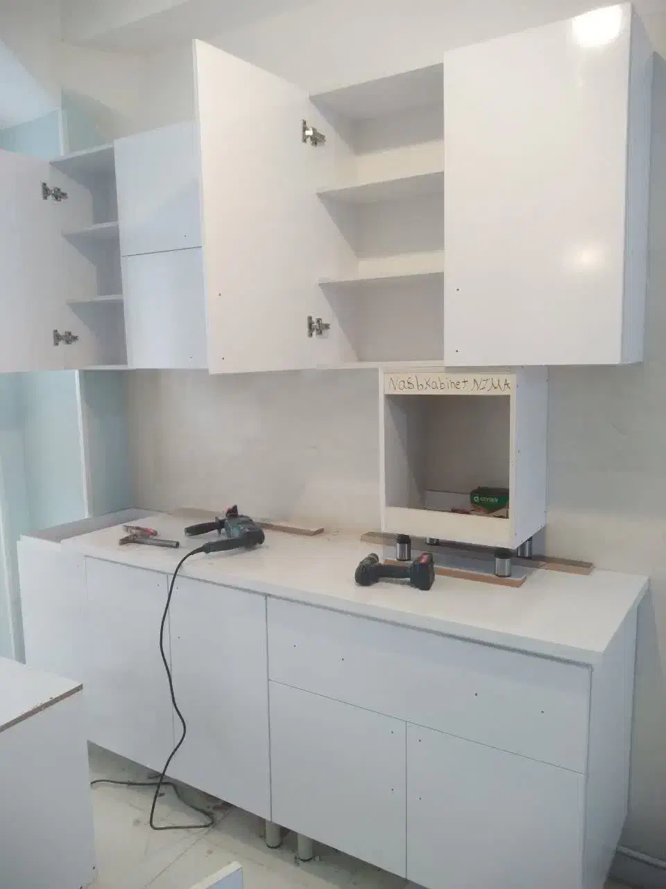 نصاب کابینت نو دست دوم کمد دیواری و سقف کاذب پارکت|خدمات پیشه و مهارت|مشکین‌دشت, |دیوار