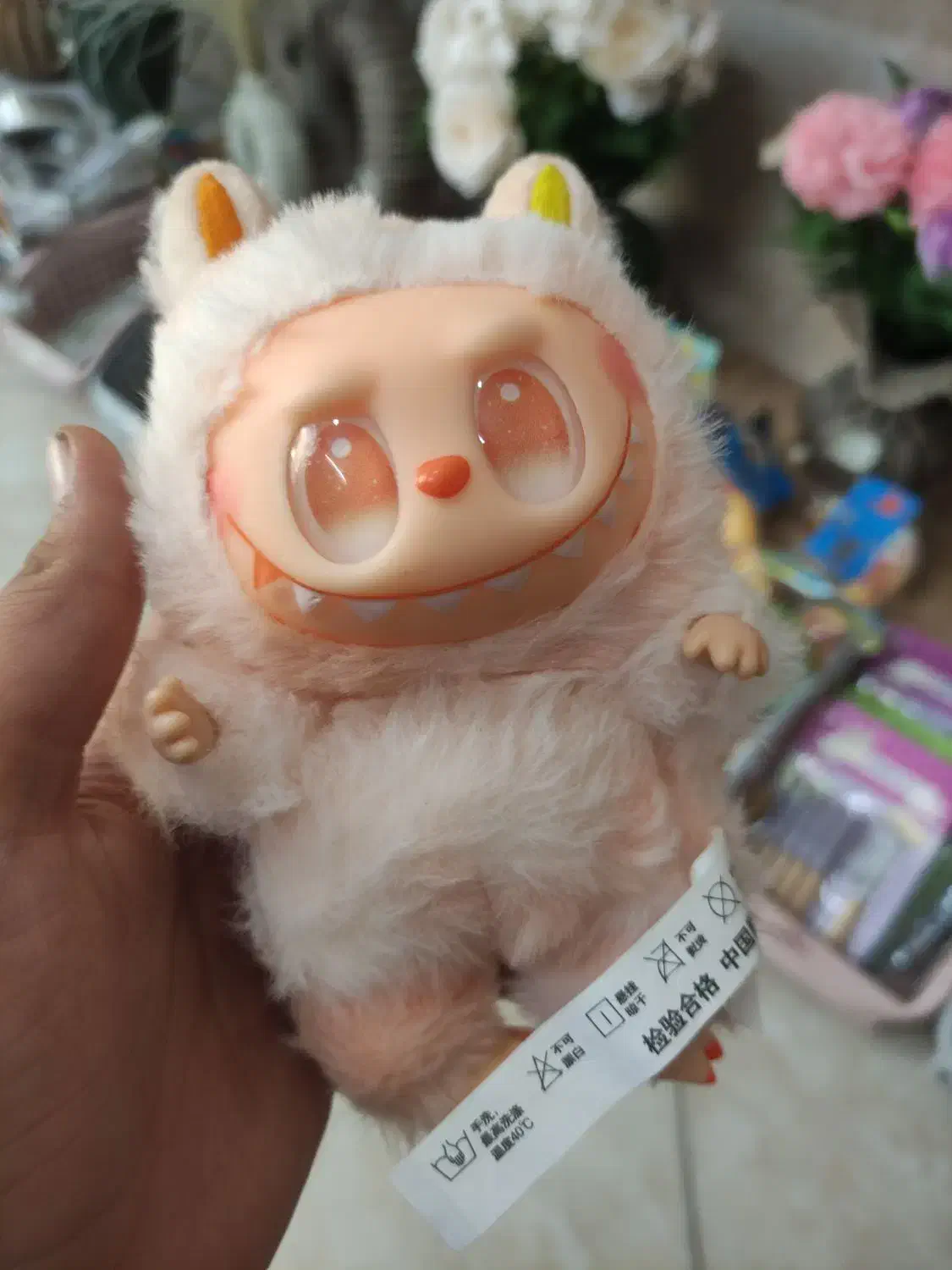 یک عدد لبوبو سکرت|اسباب‌‌بازی|ری, علایین|دیوار