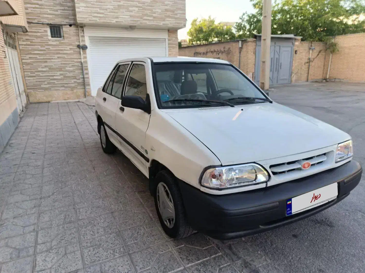 پراید سفید مدل 1383 دوگانه دستی تمیز درحد|خودرو سواری و وانت|بروجن, |دیوار