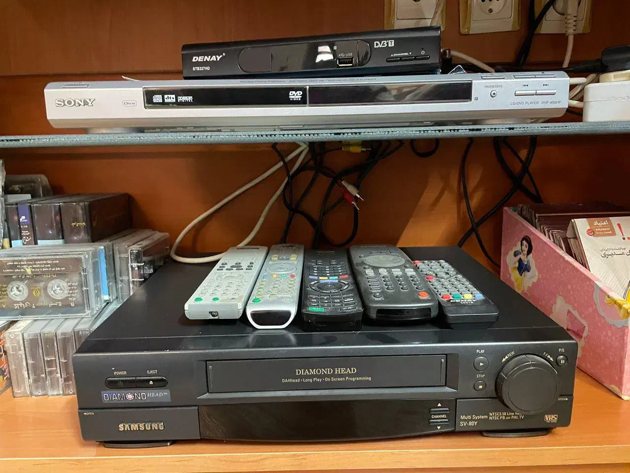 تلویزیون LCD و DVD سونی هر دو در حد نو|تلویزیون و پروژکتور|مشهد, کوثر|دیوار