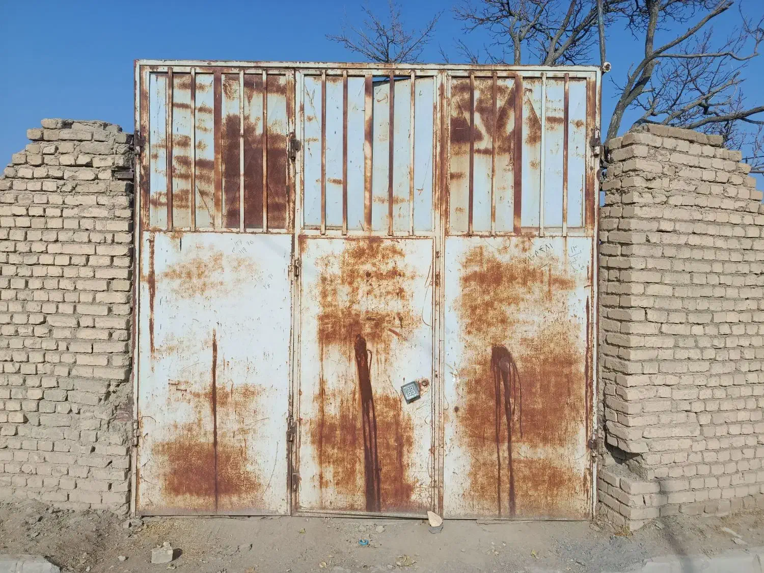 درب حیاط|مصالح و تجهیزات ساختمان|فرمهین, |دیوار