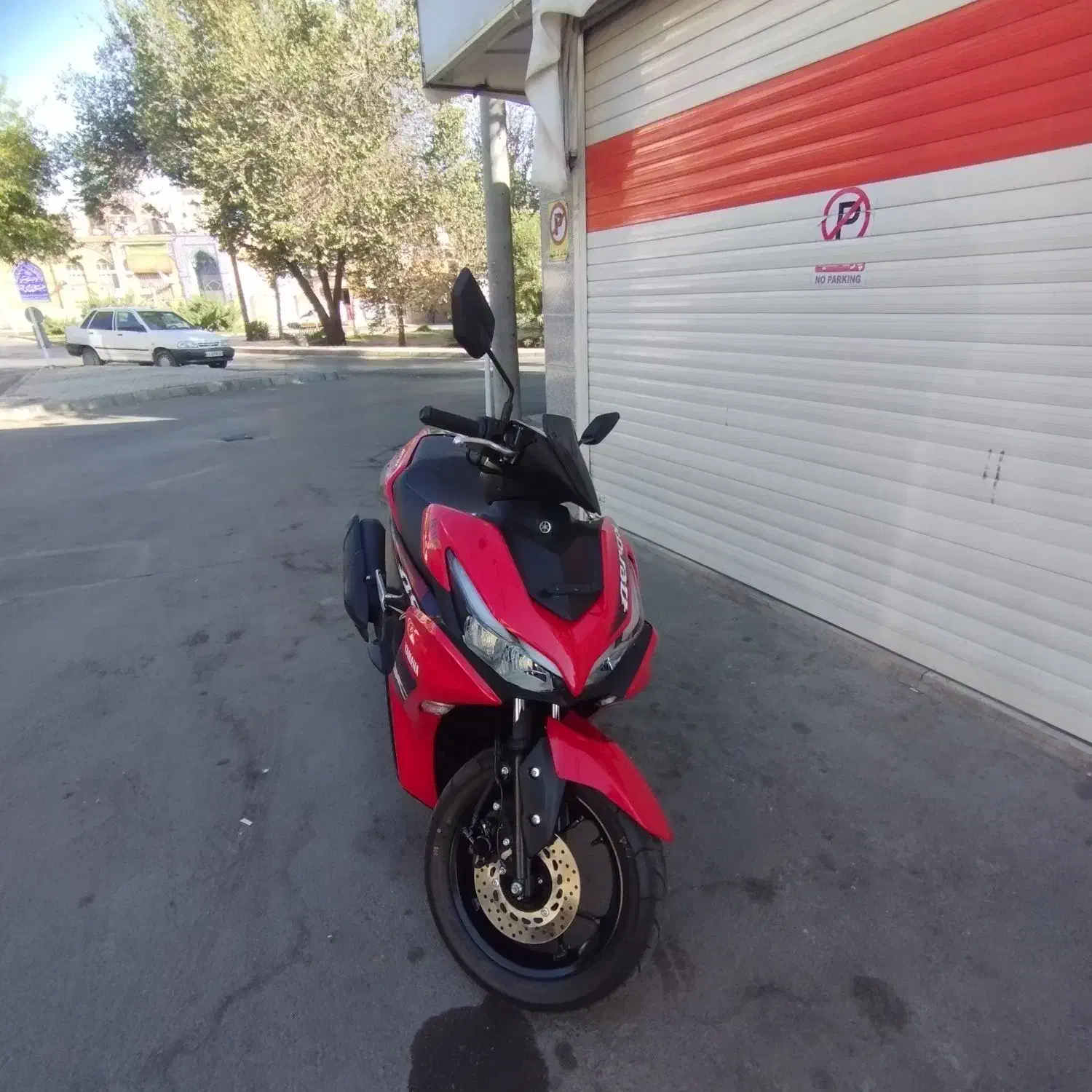 یاماها آیروکس اصلی|موتورسیکلت|اصفهان, رکن الدوله غربی|دیوار