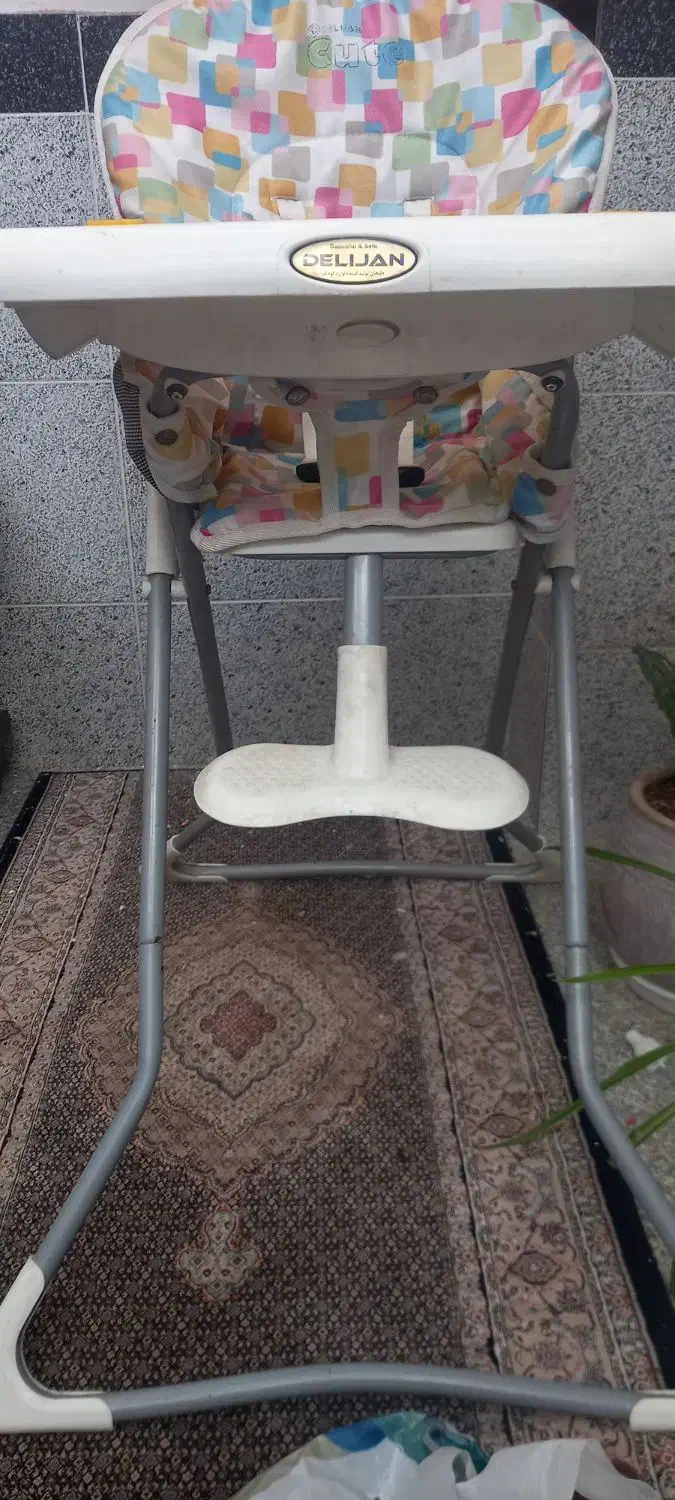 صندلی غذاخوری کودک|تخت و صندلی بچه|سلماس, |دیوار