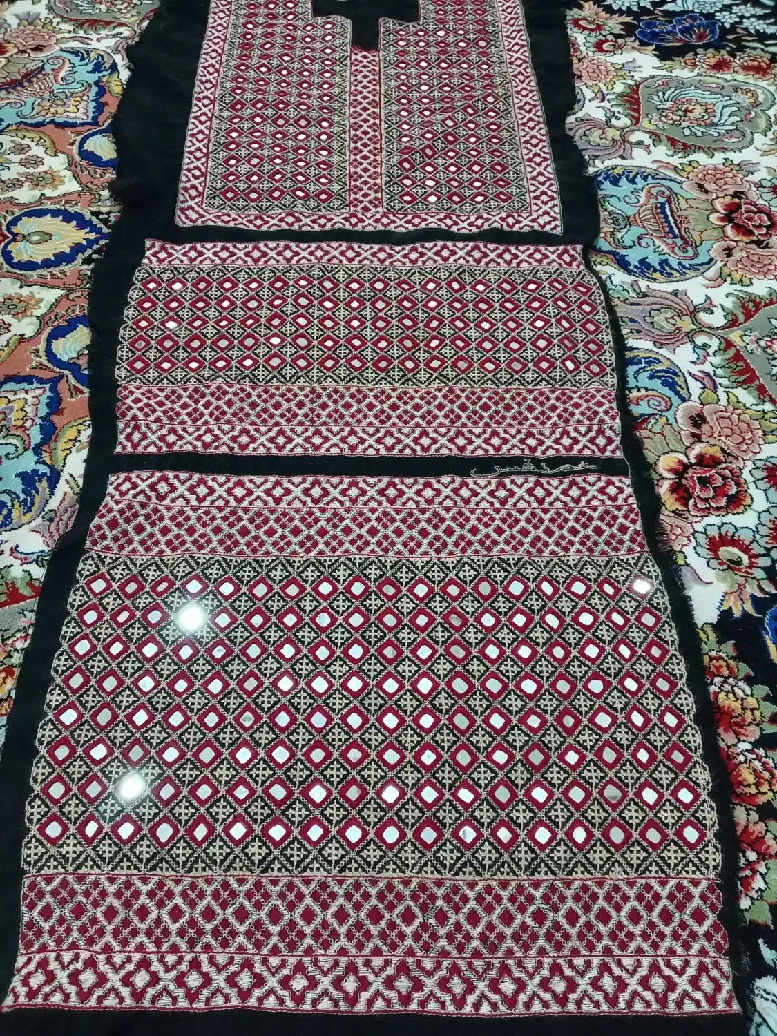 هزار آینه بلوچی|لوازم خیاطی و بافتنی|چناران, |دیوار