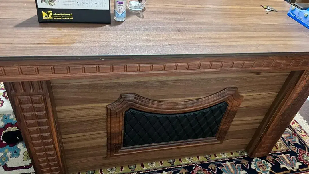 به نام خدا  ۶ عدد صندلی  انتظار  و میز مدیریت|مبلمان اداری|تنکابن, |دیوار